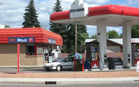 Gas station shop